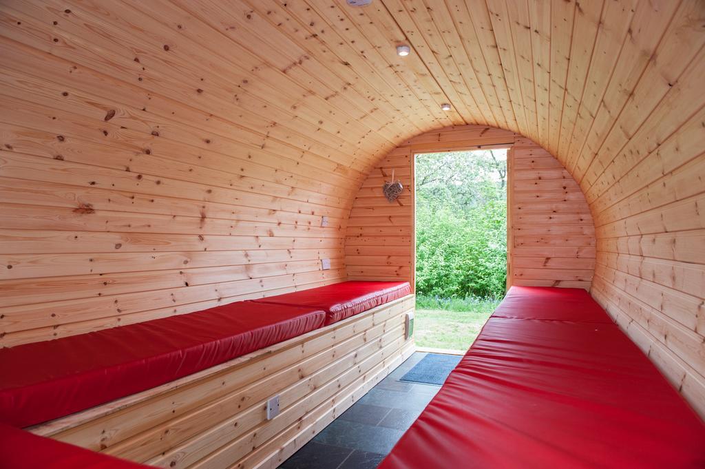 Bcc Lochness Hostel Pods Bearnock Room photo